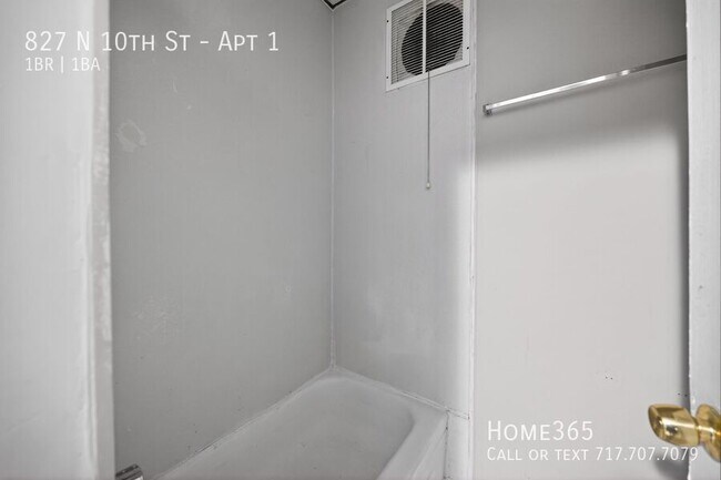 Building Photo - 827 N 10th St