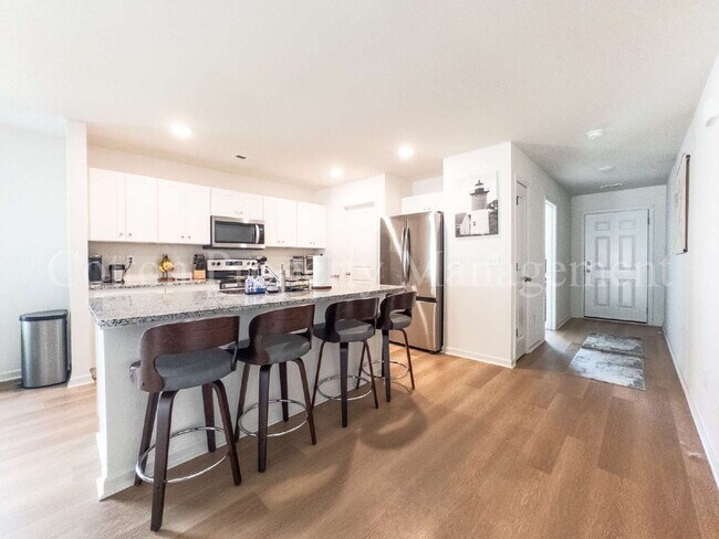 Building Photo - 3083 Day Dream Ln