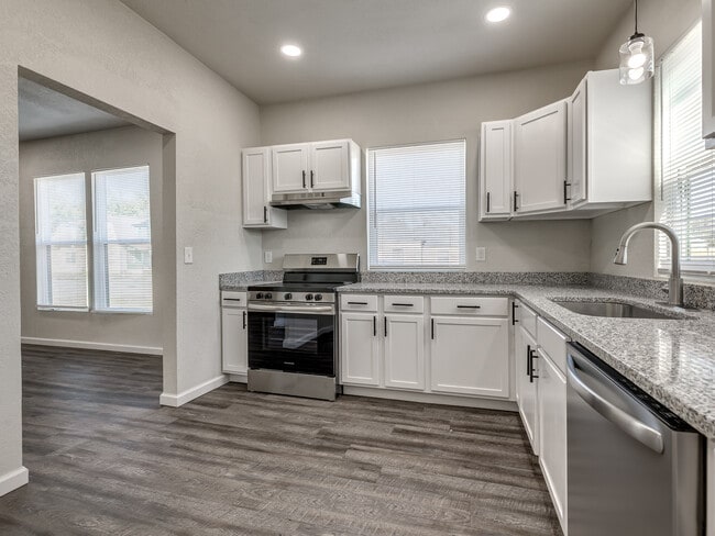 Building Photo - 146 N Donald Ave