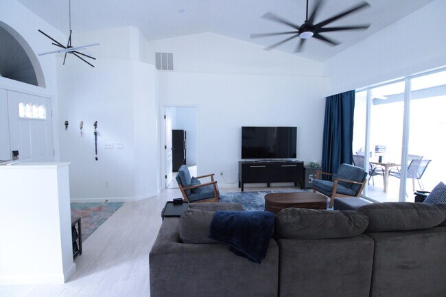 Building Photo - 2957 SW Collings Dr