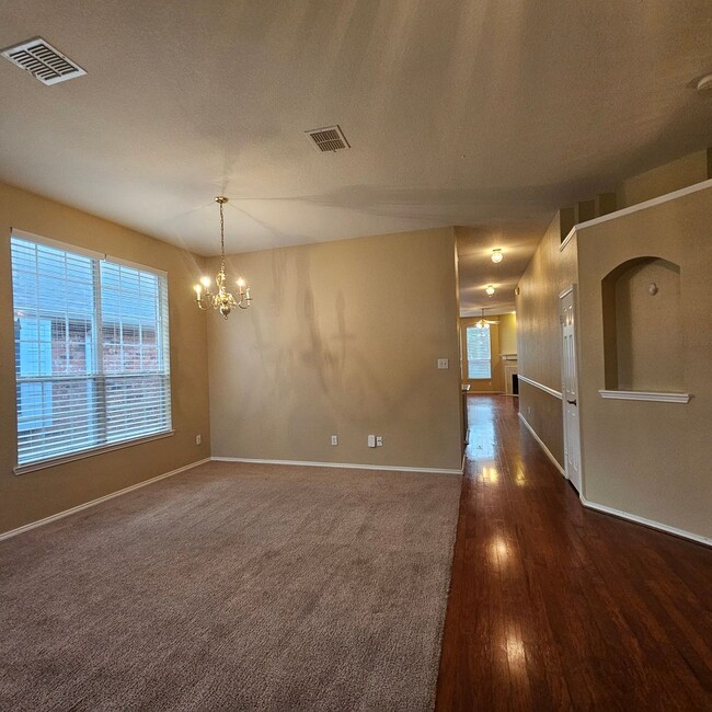 Building Photo - Pine Ridge Estates