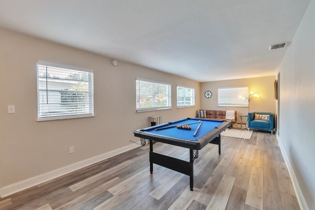 Building Photo - 3202 E Jean St