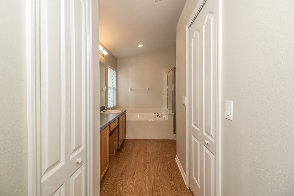Building Photo - 633 Straw Lake Dr