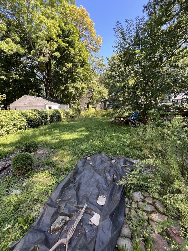 Building Photo - 1223 Bensch St