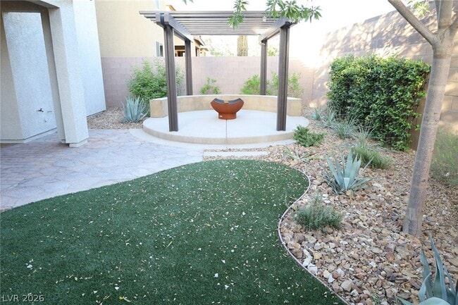 Building Photo - 6547 Smithville Ave