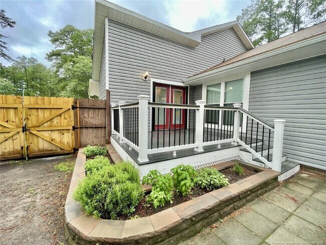 Building Photo - 431 Offing Dr