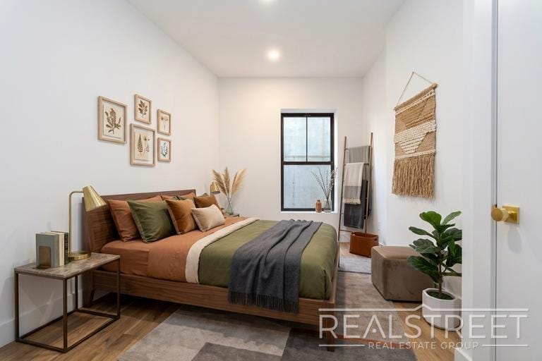 Building Photo - Stunning Penthouse 3 bed 3 Bath with Private Roof & WD in unit and more!