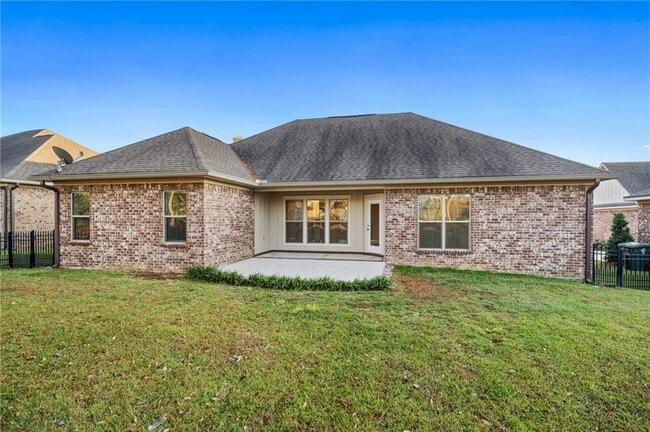 Building Photo - 7817 Hemlock St