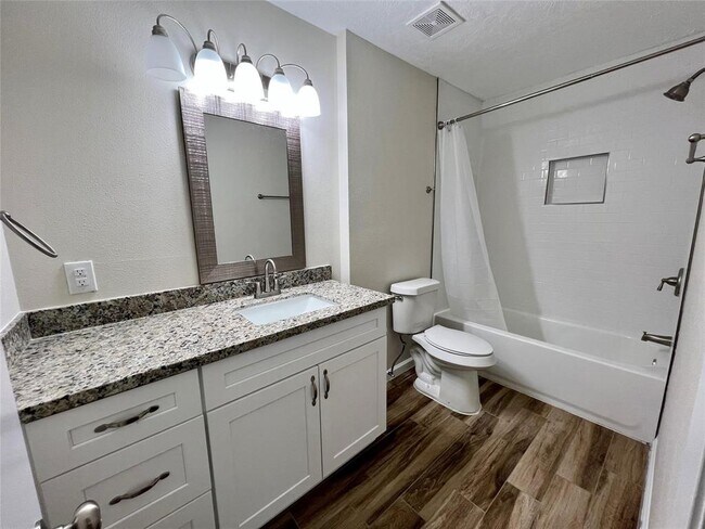 Building Photo - 1705 Westwind Dr
