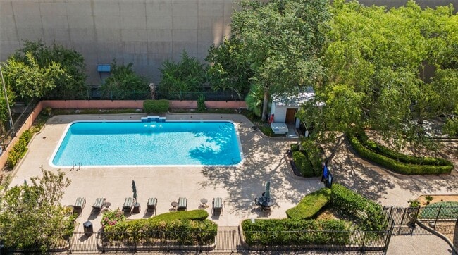 Building Photo - 5150 Hidalgo St