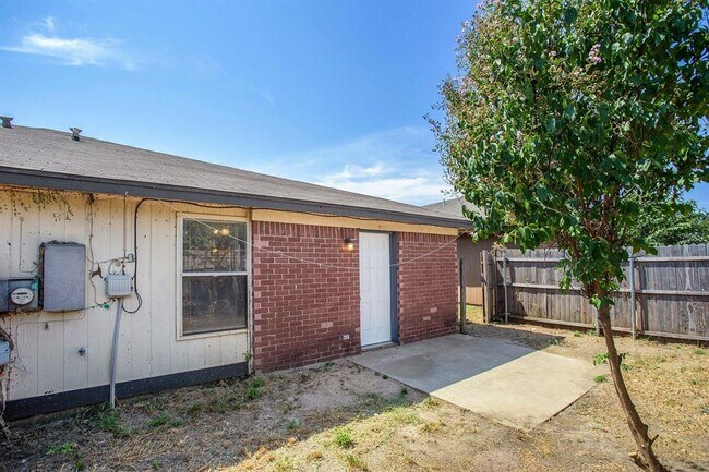 Building Photo - 3710 Hulen Park Cir