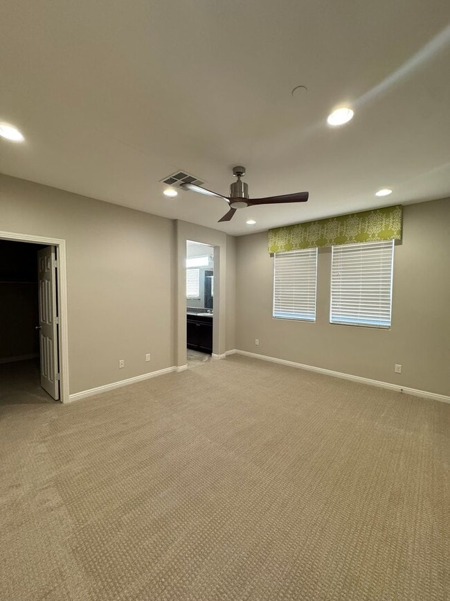 Building Photo - Gorgeous 3 Bed Single Story Home in Henderson - MOVE IN SPECIAL!!! 1/2 OFF 1ST MONTHS RENT OAC IF...