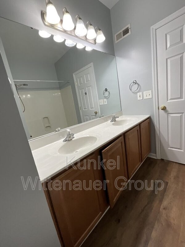 Building Photo - 2308 Four Lakes Dr