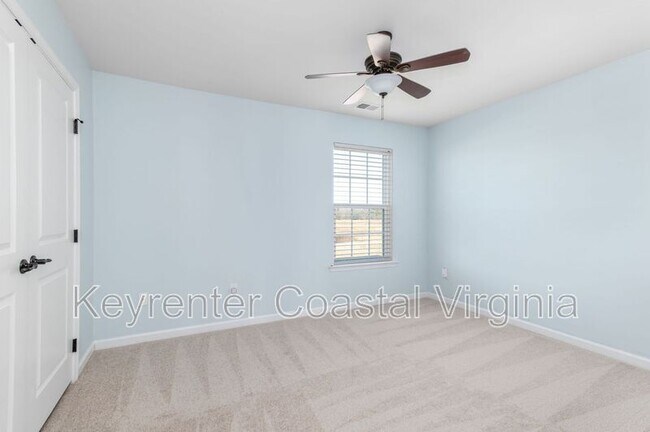 Building Photo - 331 Spring Hill Pl
