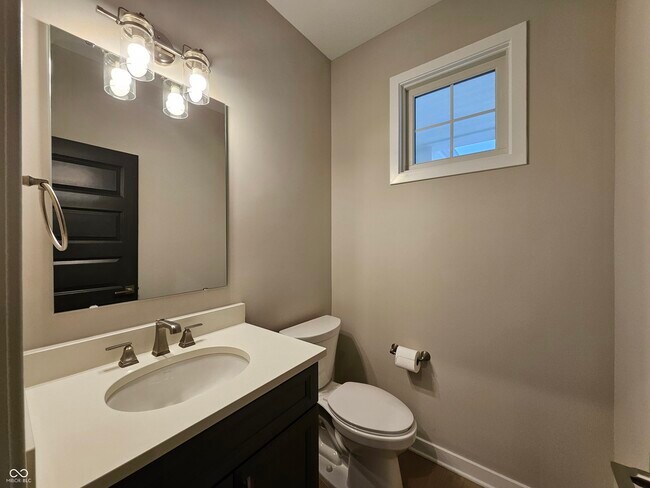 Building Photo - 228 Oakhurst Wy