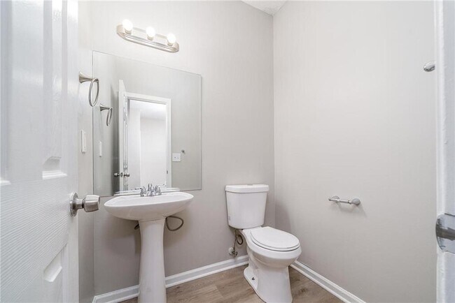 Building Photo - 7683 Creekside Ln