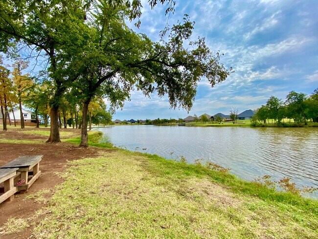 Building Photo - 3 Bed, 2.5 Bath in Gated Community with Private Pond