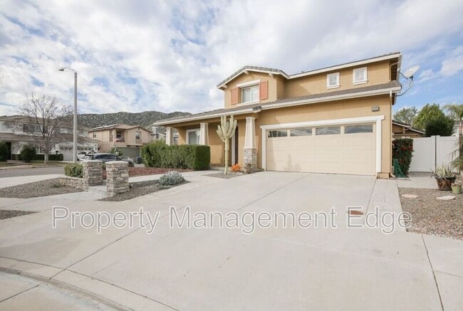 Building Photo - Birch Ct 38265