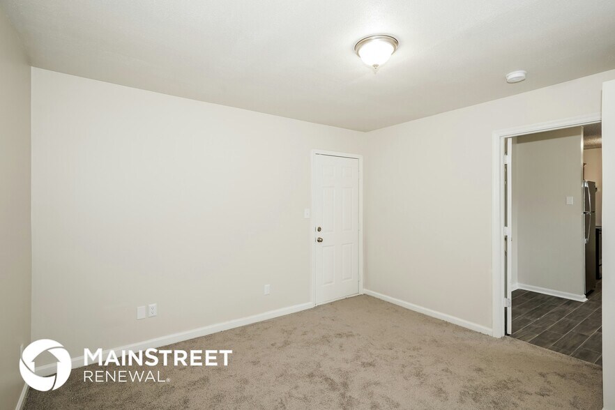 Building Photo - 537 Riverview Dr