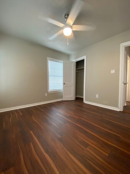 Building Photo - 2118 Burnet St
