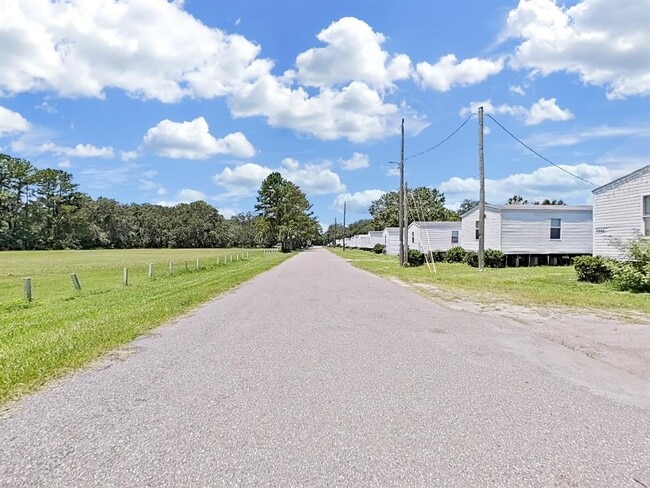 Building Photo - 6330 Eugene Acres Ln