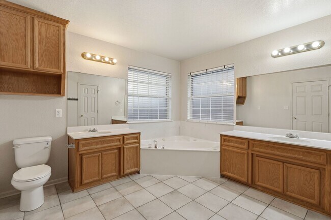 Building Photo - 3 Bedrooms, 2.5 Bath, 2 Car Garage, with private office conveniently located to multiple Fort Hoo...