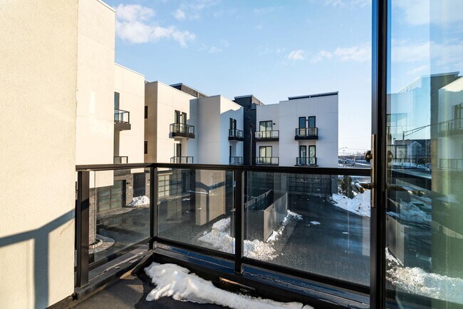 Building Photo - 200 Ocean Ave N