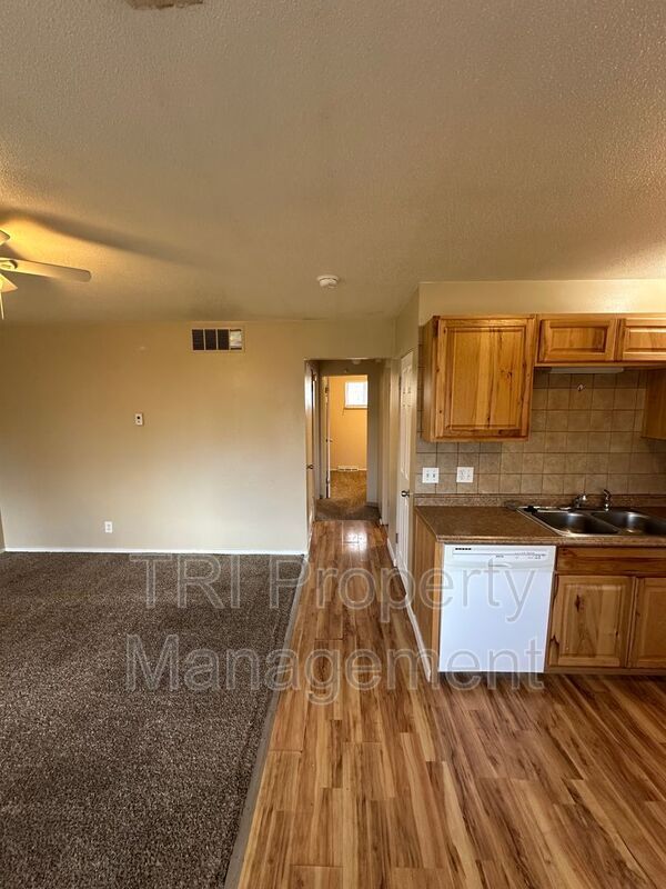 Building Photo - 1517 10th Ave