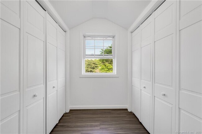 Building Photo - 1 Alicia Ln