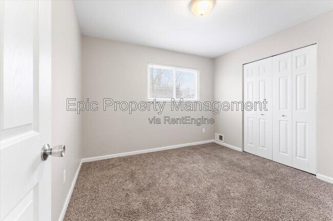 Building Photo - 16268 Lauren St