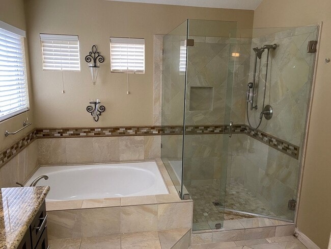 Building Photo - Beautiful 3 Bed 3 Bath Sorrento Home in Cy...