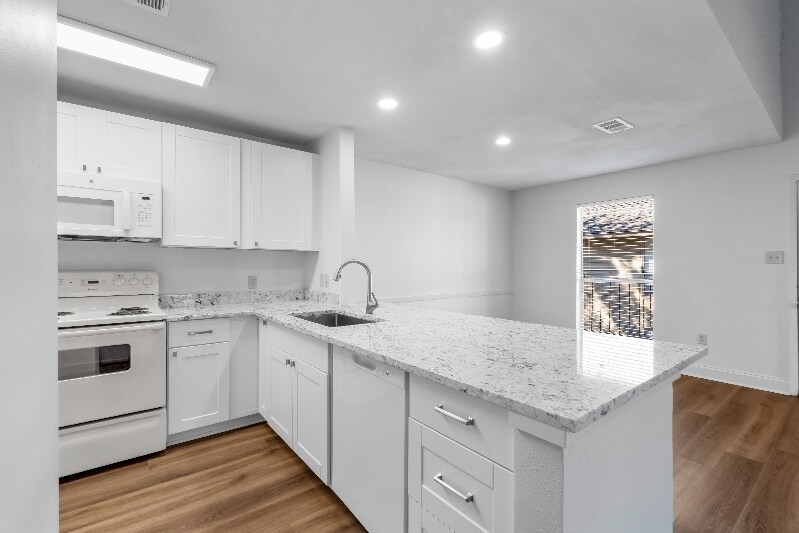 Building Photo - 11011Cal Mead Rd