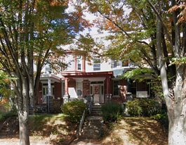 Building Photo - 304 E 33rd St