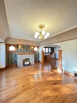 Building Photo - 1109 S 71st St