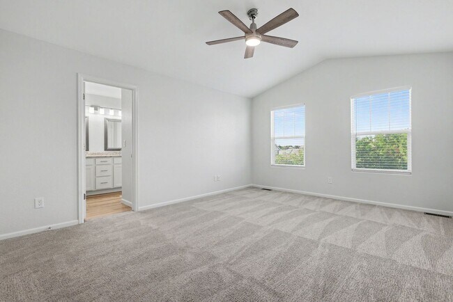Building Photo - 7416 Sandy Springs Point