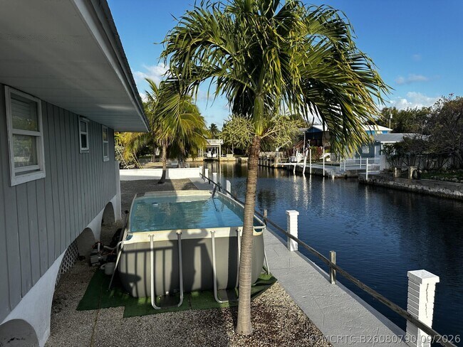 Building Photo - 1540 Lantana Ln