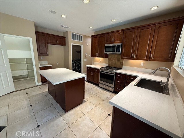 Building Photo - 23 Via Berrendo