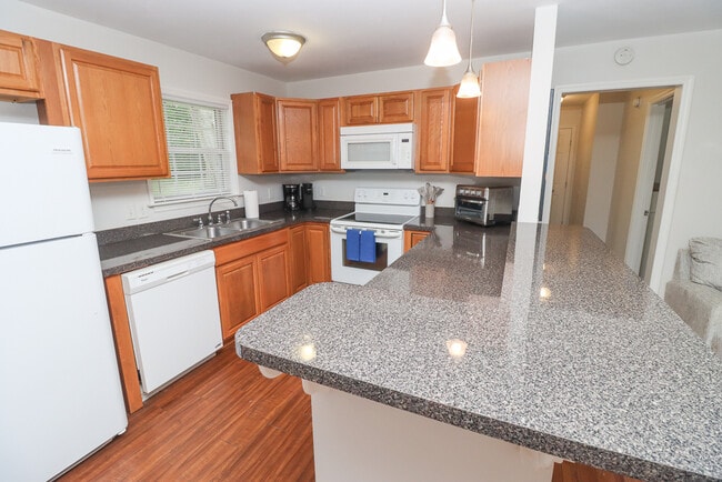 Building Photo - 1904 Karen Ln