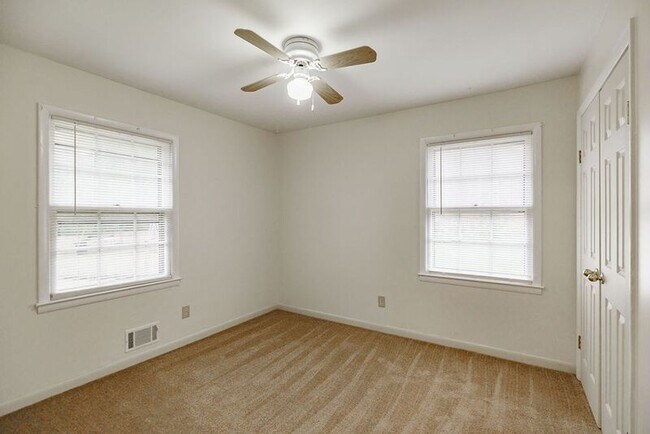 Building Photo - 162 Jockey Club Dr