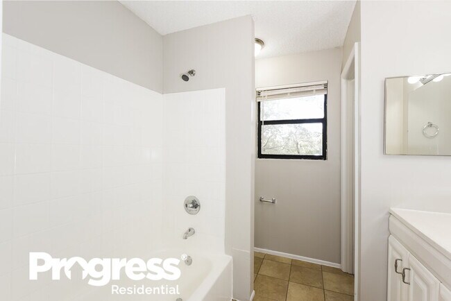 Building Photo - 4314 Pine Hills Cir