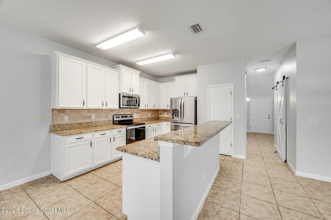 Building Photo - 2545 Revolution St