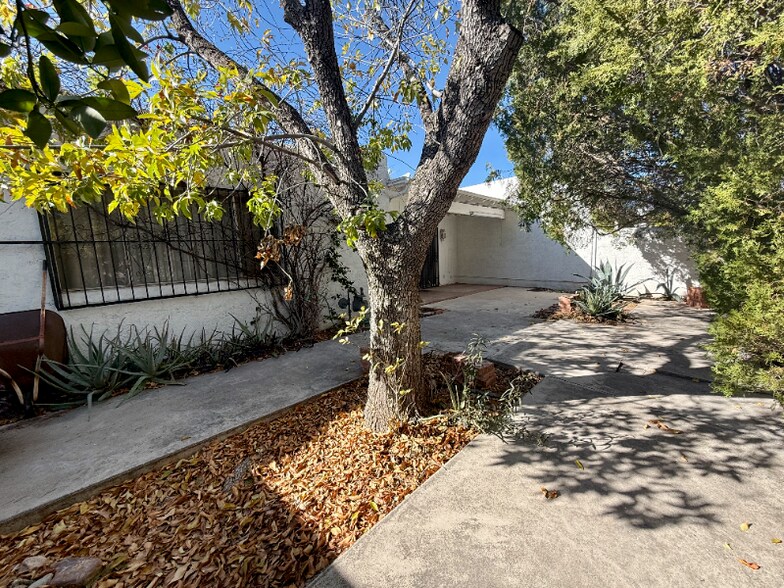 Building Photo - 4820 E Fort Lowell Rd