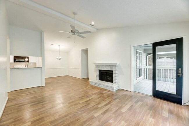 Building Photo - 529 Warm Springs Cir