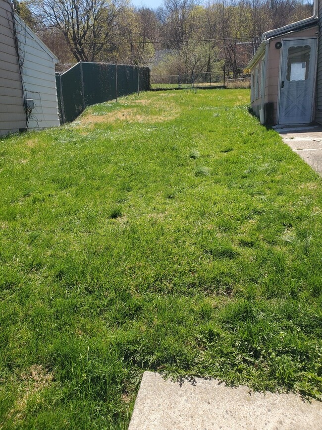 Building Photo - 1736 Fairview St