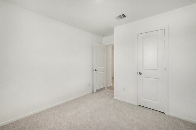 Building Photo - 6315 Linden Leaf Dr