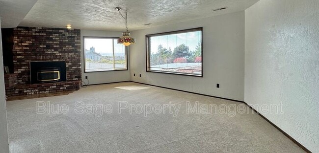 Building Photo - 152 Sea View Dr