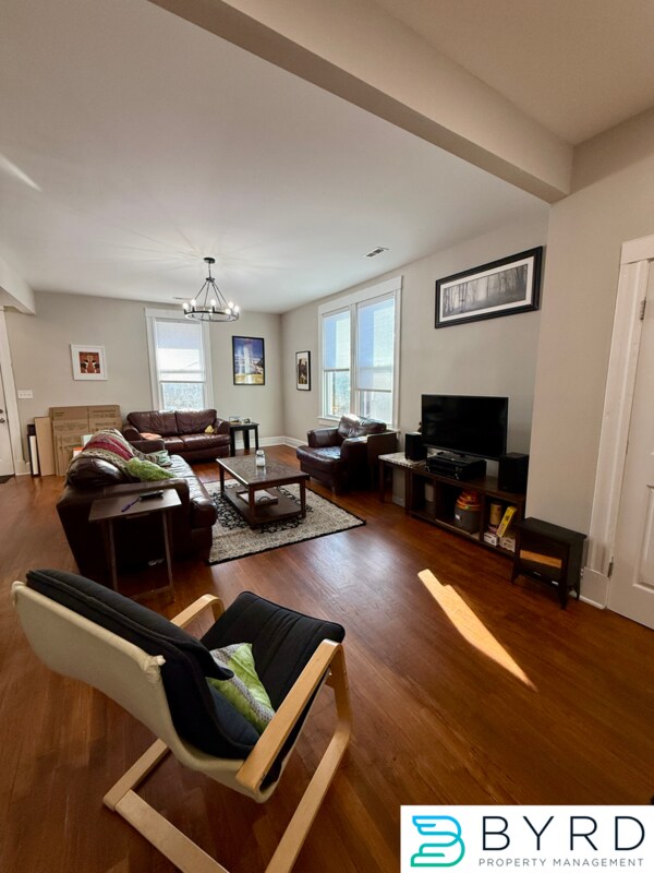 Building Photo - 3007 3rd Ave