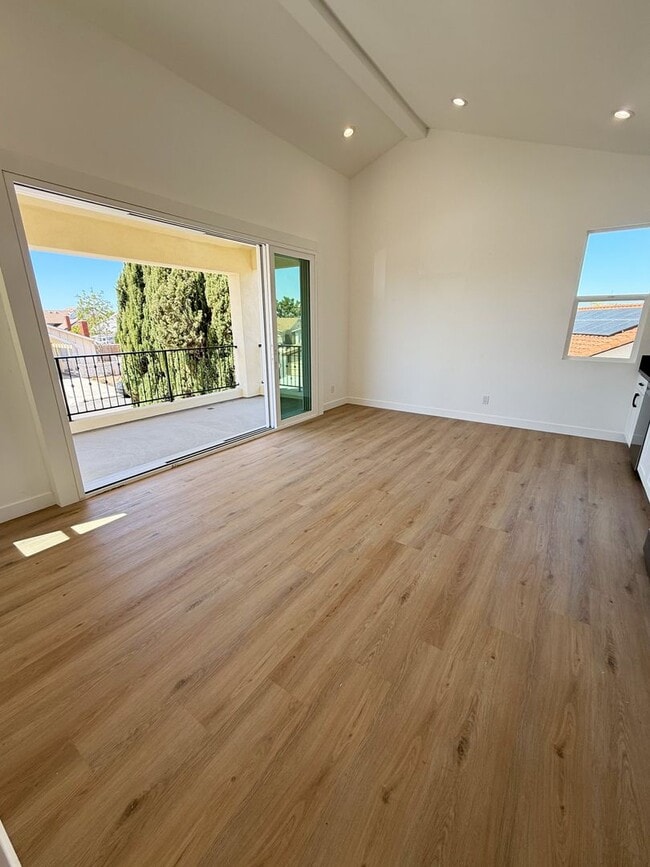 Building Photo - Gorgeous 1 Bed/1 Bath Upstairs unit, all new construction in Mira Mesa!