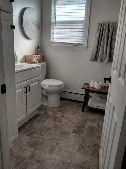 Building Photo - 12 Oak Ln