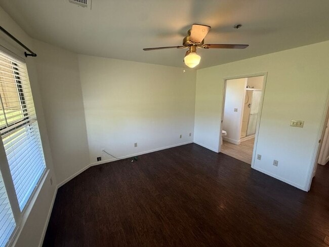 Building Photo - Unique 2 Bedroom Country Property Vacaville *Star Rentals